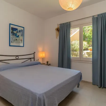 Sleeps 6 Pool
