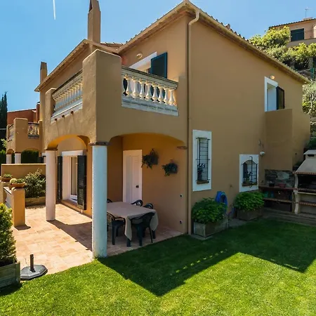Sleeps 6 Pool *