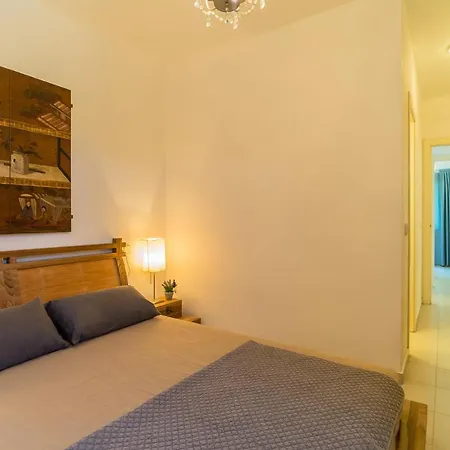 Sleeps 6 Pool Holiday home *
